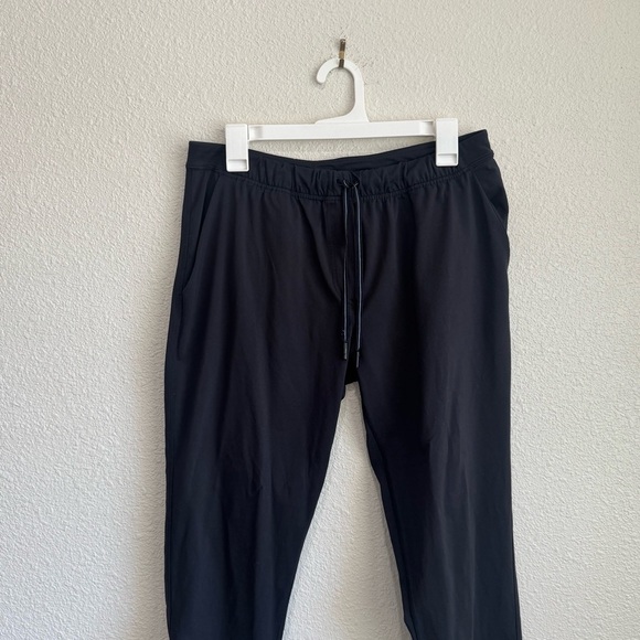 Lululemon Womens M/L Black Straight Leg Casual Joggers Sweatpants Workout Lounge - Picture 2 of 7